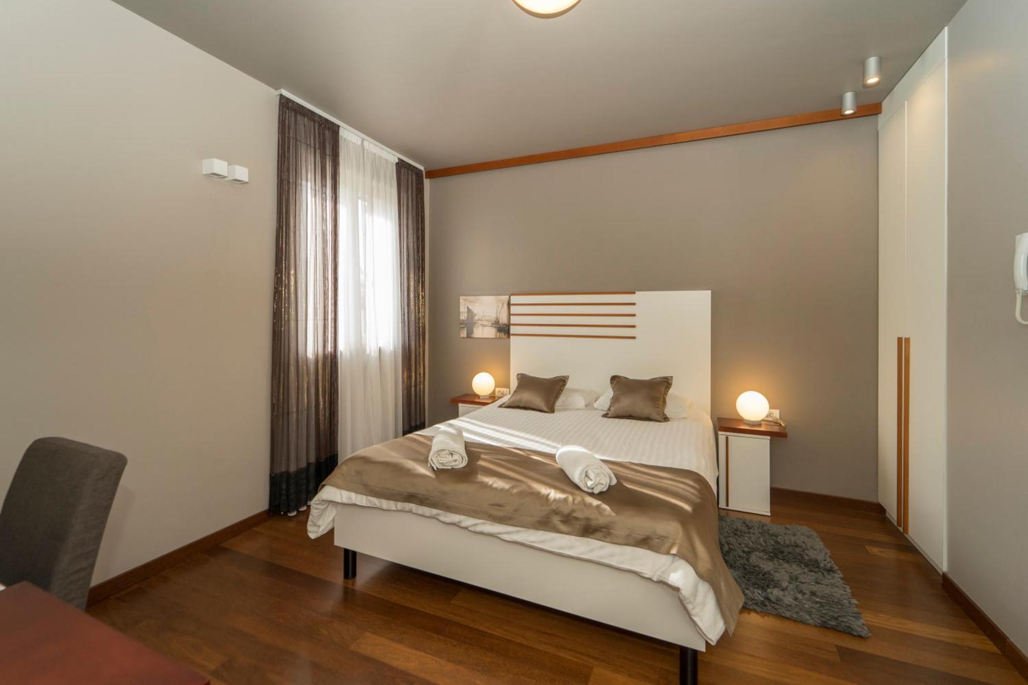 Luxury Rooms And Apartment Silente Bacvice Split Exterior foto